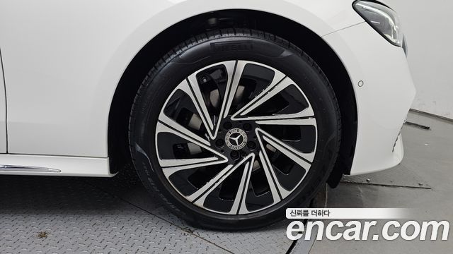 Mercedes-Benz E-Class (W214) E300 4MATIC Exclusive 2025 — фото 21