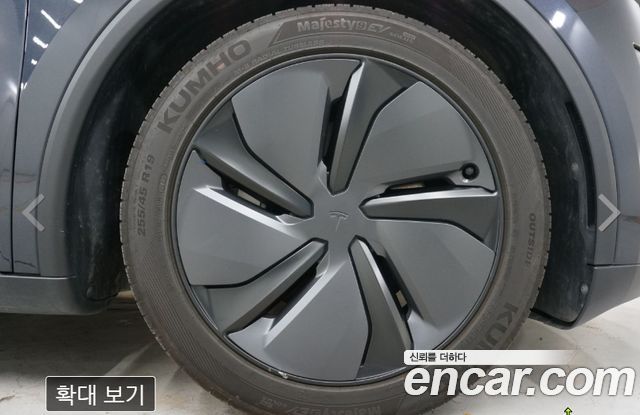 Tesla Model Y Long Range AWD 2025 — фото 9
