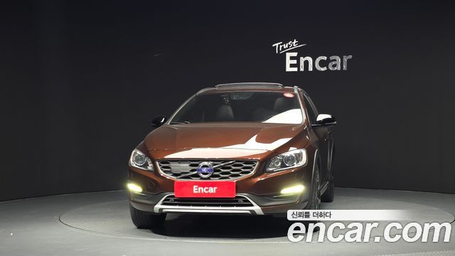 Volvo V60 Cross Country T5 AWD 2016 — фото 3