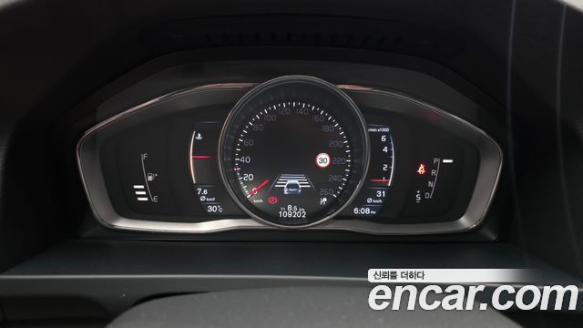 Volvo V60 Cross Country T5 AWD 2016 — фото 8