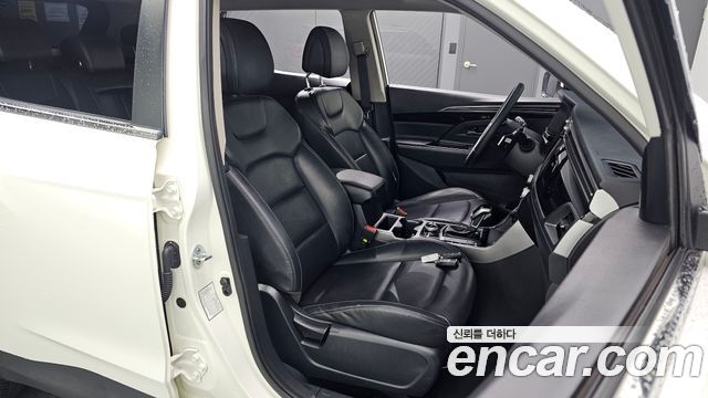 KG Mobility (SsangYong) Beautiful Korando Gasoline 1.5 2WD C5 Plus 2021 — фото 12