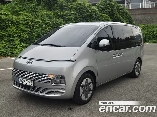 Hyundai Staria Tourer 11-Seater Modern