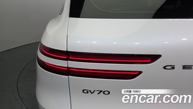 Genesis GV70 2.5T Gasoline 2WD 2023 — фото 23