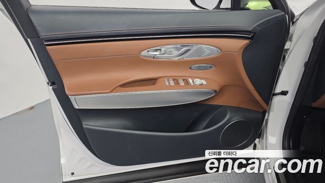 Genesis GV70 2.5T Gasoline 2WD 2023 — фото 24