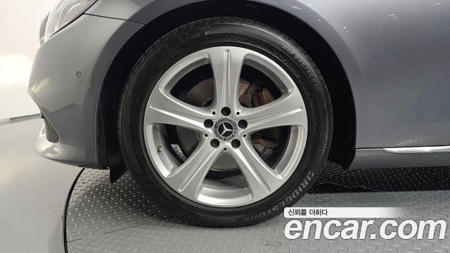 Mercedes-Benz E-Class (W213) E200 Avantgarde 2017 — фото 5