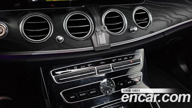 Mercedes-Benz E-Class (W213) E200 Avantgarde 2017 — фото 19
