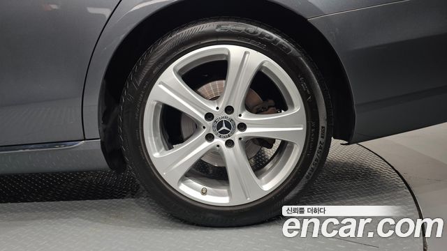 Mercedes-Benz E-Class (W213) E200 Avantgarde 2017 — фото 21