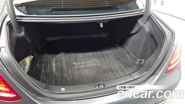 Mercedes-Benz E-Class (W213) E200 Avantgarde 2017 — фото 32
