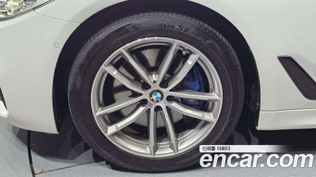 BMW 5 Series (G30) 530i xDrive M Sport Package Plus 2017 — фото 5
