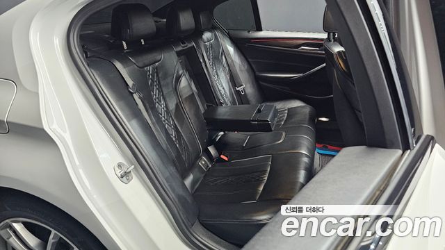 BMW 5 Series (G30) 530i xDrive M Sport Package Plus 2017 — фото 11