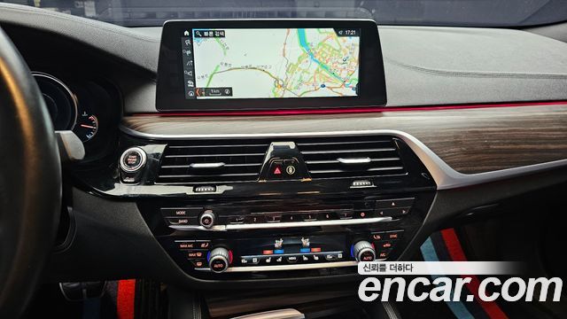 BMW 5 Series (G30) 530i xDrive M Sport Package Plus 2017 — фото 13