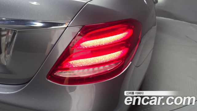 Mercedes-Benz E-Class (W213) E200 Avantgarde 2018 — фото 23