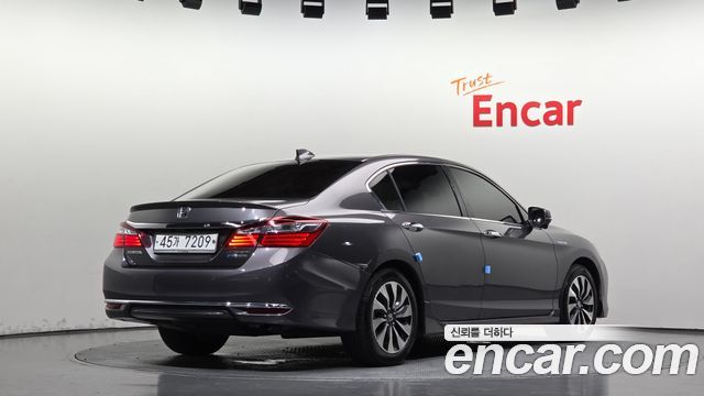 Honda Accord 2.0 Hybrid 9th 2017 — фото 2