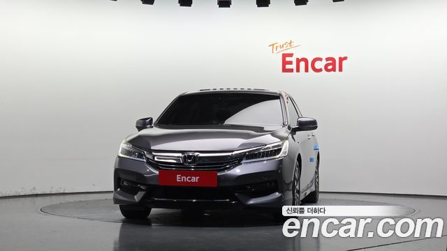 Honda Accord 2.0 Hybrid 9th 2017 — фото 3