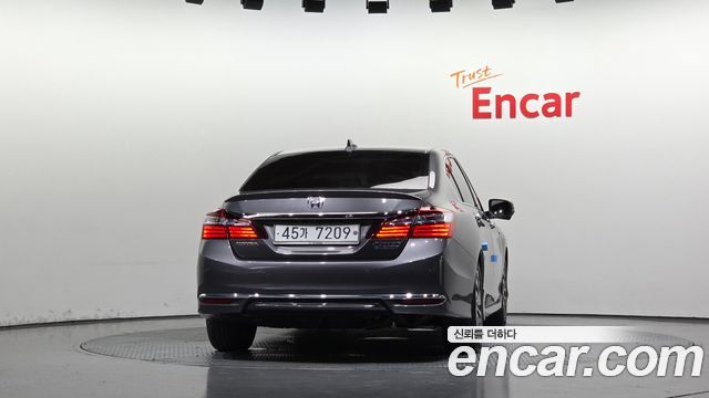 Honda Accord 2.0 Hybrid 9th 2017 — фото 4