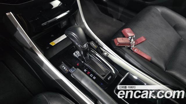 Honda Accord 2.0 Hybrid 9th 2017 — фото 9
