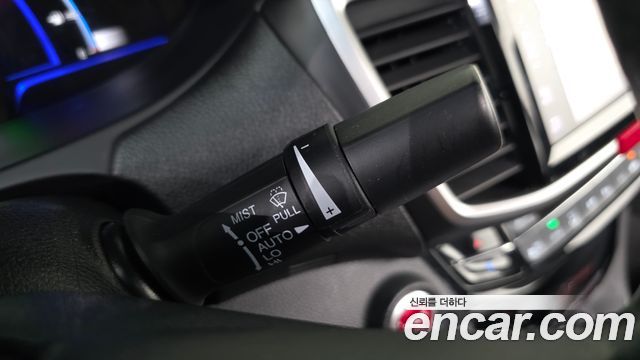 Honda Accord 2.0 Hybrid 9th 2017 — фото 15