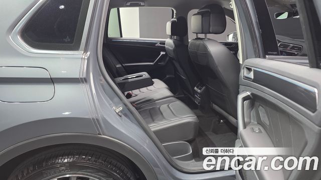 Volkswagen Tiguan (II) 2.0 TDI Premium 2023 — фото 12