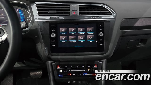 Volkswagen Tiguan (II) 2.0 TDI Premium 2023 — фото 15