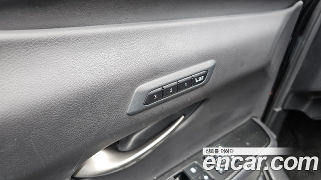 Lexus UX250h 2.0 F-Sport 2WD 2020 — фото 17