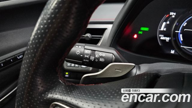 Lexus UX250h 2.0 F-Sport 2WD 2020 — фото 18