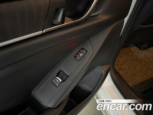 Honda Accord (X) 2.0 Hybrid Touring 2019 — фото 21