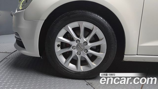 Audi A3 25 TDI Dynamic Sportback 8V 2015 — фото 5
