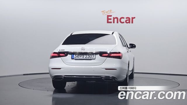 Mercedes-Benz E-Class (W213) E250 Exclusive 2022 — фото 4