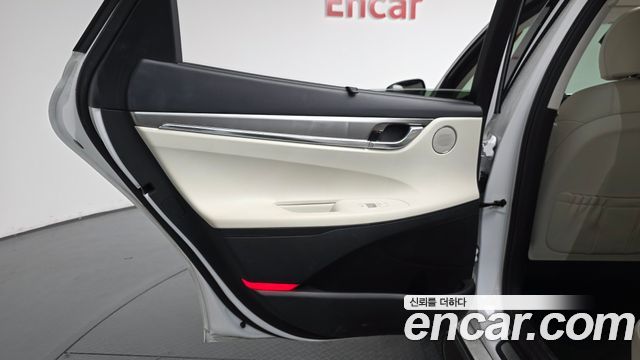 Hyundai Grandeur (IG) 2.5 Le Blanc 2023 — фото 25