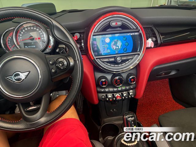 MINI Cooper S Convertible JCW 3rd 2020 — фото 11