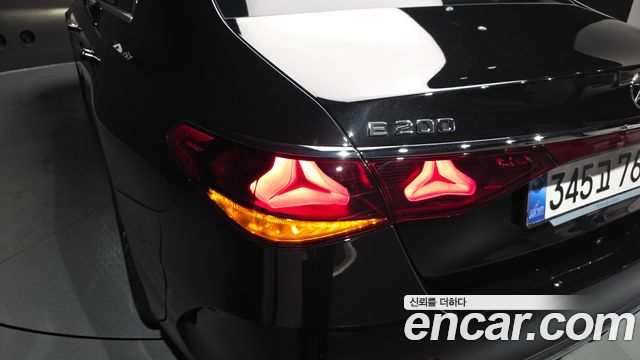 Mercedes-Benz E-Class (W214) E200 AMG Line 2026 — фото 23