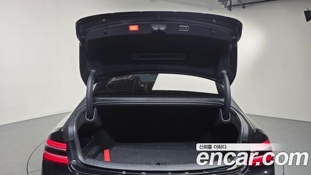 Genesis G80 (RG3) Gasoline 3.5 Turbo AWD 2025 — фото 19