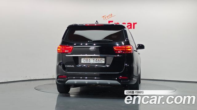Kia Carnival 9-Seater Prstige 2019 — фото 4
