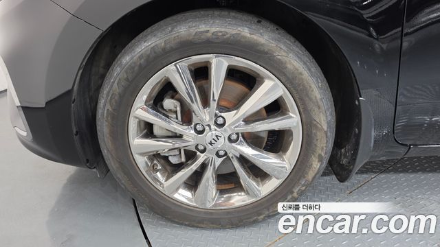 Kia Carnival 9-Seater Prstige 2019 — фото 5