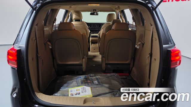 Kia Carnival 9-Seater Prstige 2019 — фото 19