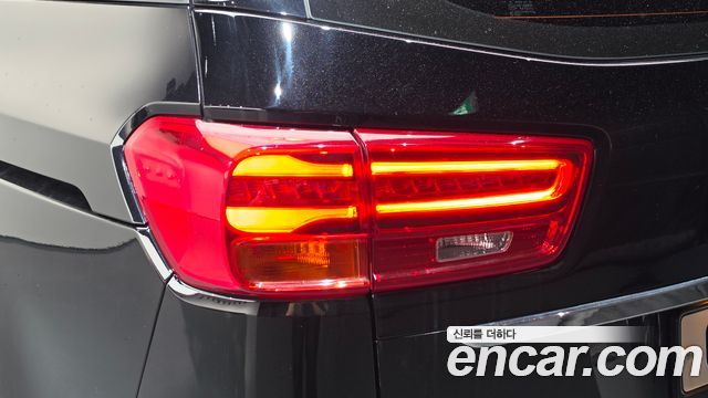 Kia Carnival 9-Seater Prstige 2019 — фото 23