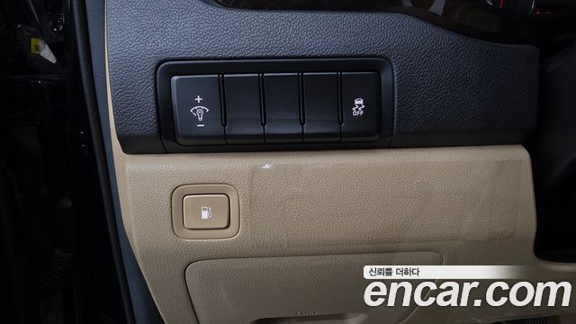 Kia Carnival 9-Seater Prstige 2019 — фото 29