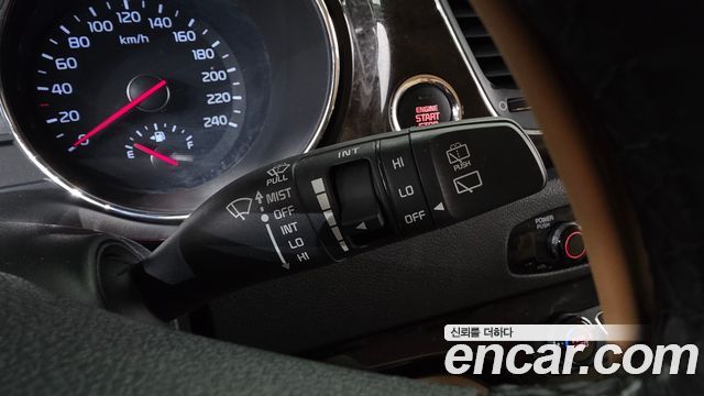 Kia Carnival 9-Seater Prstige 2019 — фото 30
