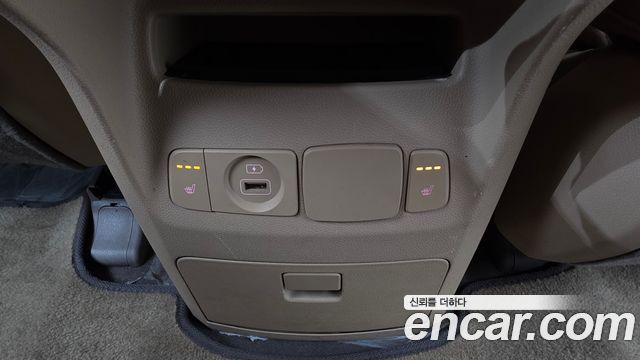 Kia Carnival 9-Seater Prstige 2019 — фото 33