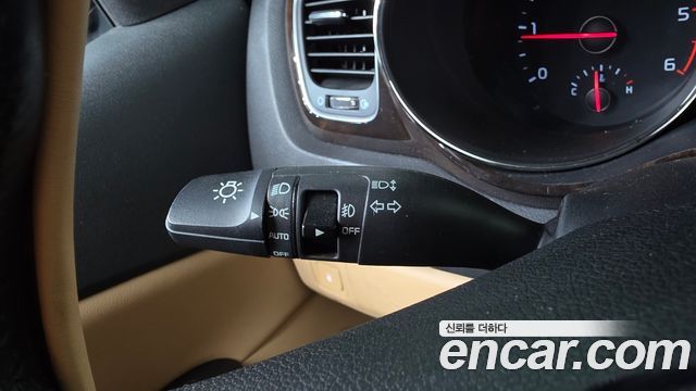 Kia Carnival 9-Seater Prstige 2019 — фото 34