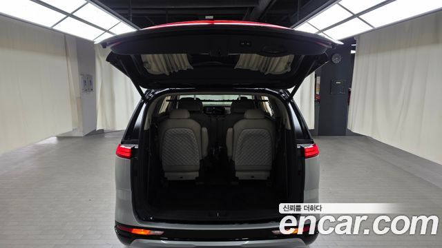 Kia Carnival (IV) Gasoline 9-seater Limousine(Special vehicle) 2021 — фото 17