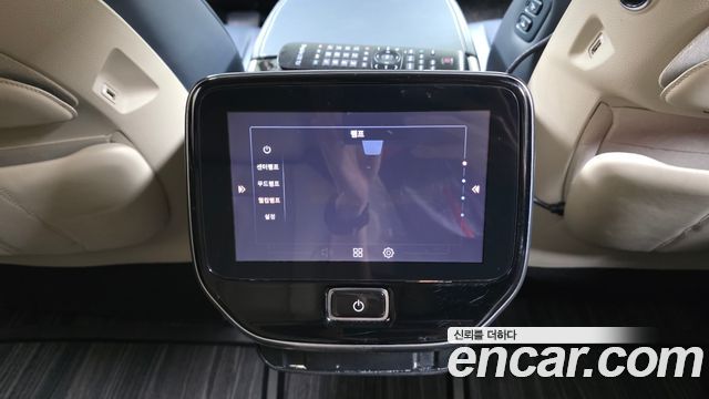 Kia Carnival (IV) Gasoline 9-seater Limousine(Special vehicle) 2021 — фото 19