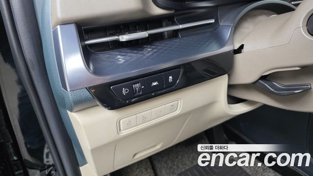 Kia Carnival (IV) Gasoline 9-seater Limousine(Special vehicle) 2021 — фото 20