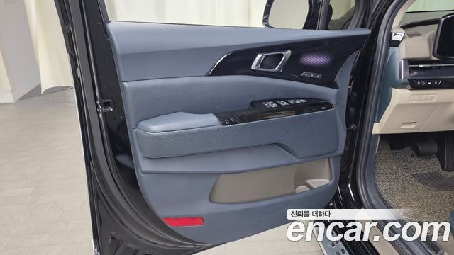 Kia Carnival (IV) Gasoline 9-seater Limousine(Special vehicle) 2021 — фото 24