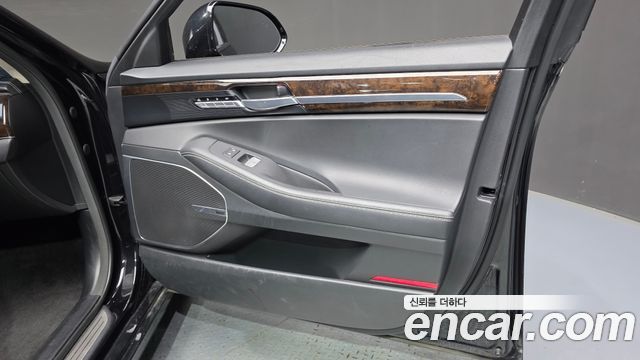 Genesis G90 3.8 AWD Luxury 2020 — фото 30