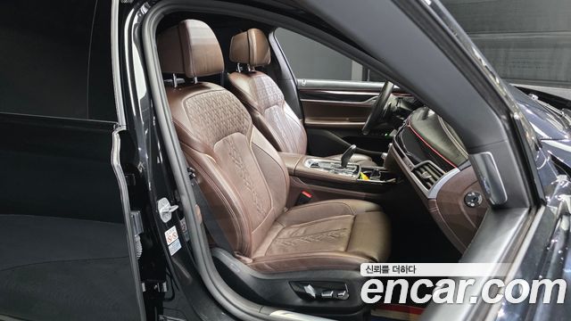 BMW 7 Series (G11) M760Li xDrive 2018 — фото 11