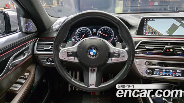 BMW 7 Series (G11) M760Li xDrive 2018 — фото 12