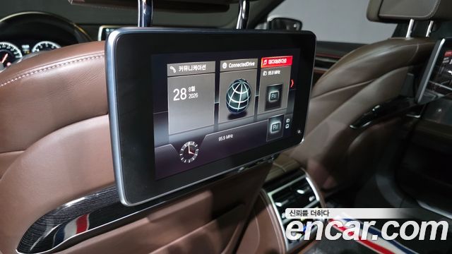 BMW 7 Series (G11) M760Li xDrive 2018 — фото 30