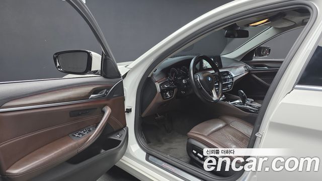 BMW 5 Series (G30) 530i xDrive Luxury Plus 2018 — фото 10
