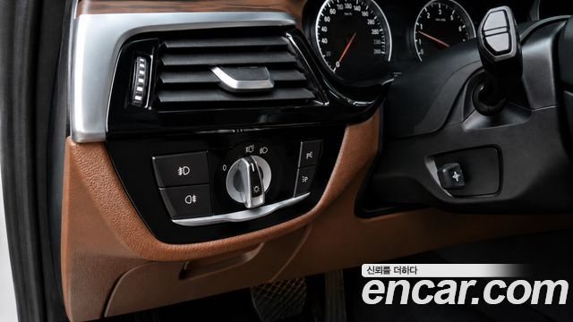 BMW 5 Series (G30) 530i xDrive Luxury Plus 2018 — фото 33